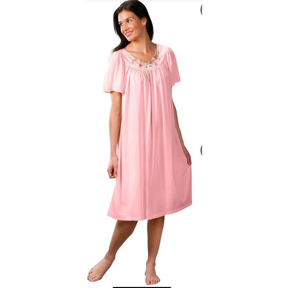 Shadowline Other - Shadowline Womens Gown Powder Pink Size Large Short Flutter Sleeves Knee Length